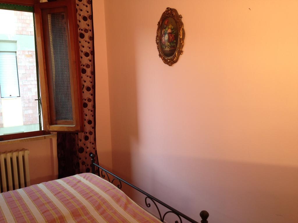 Stanza Bellaria Hotel Pontedera Ruang foto